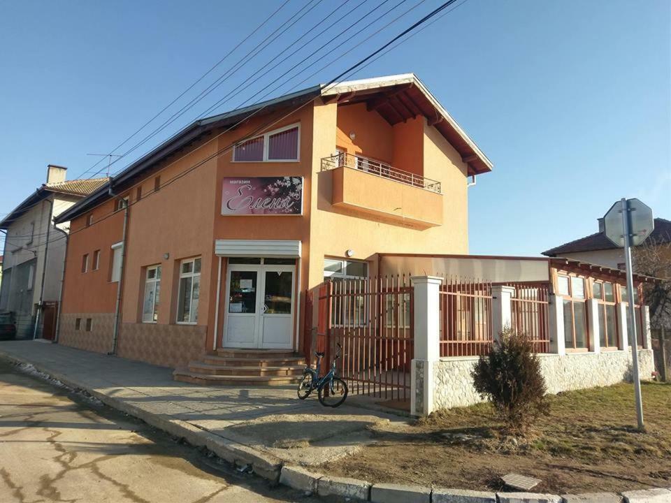 Стаи За Гости Елени Shiroki Dol Exterior photo